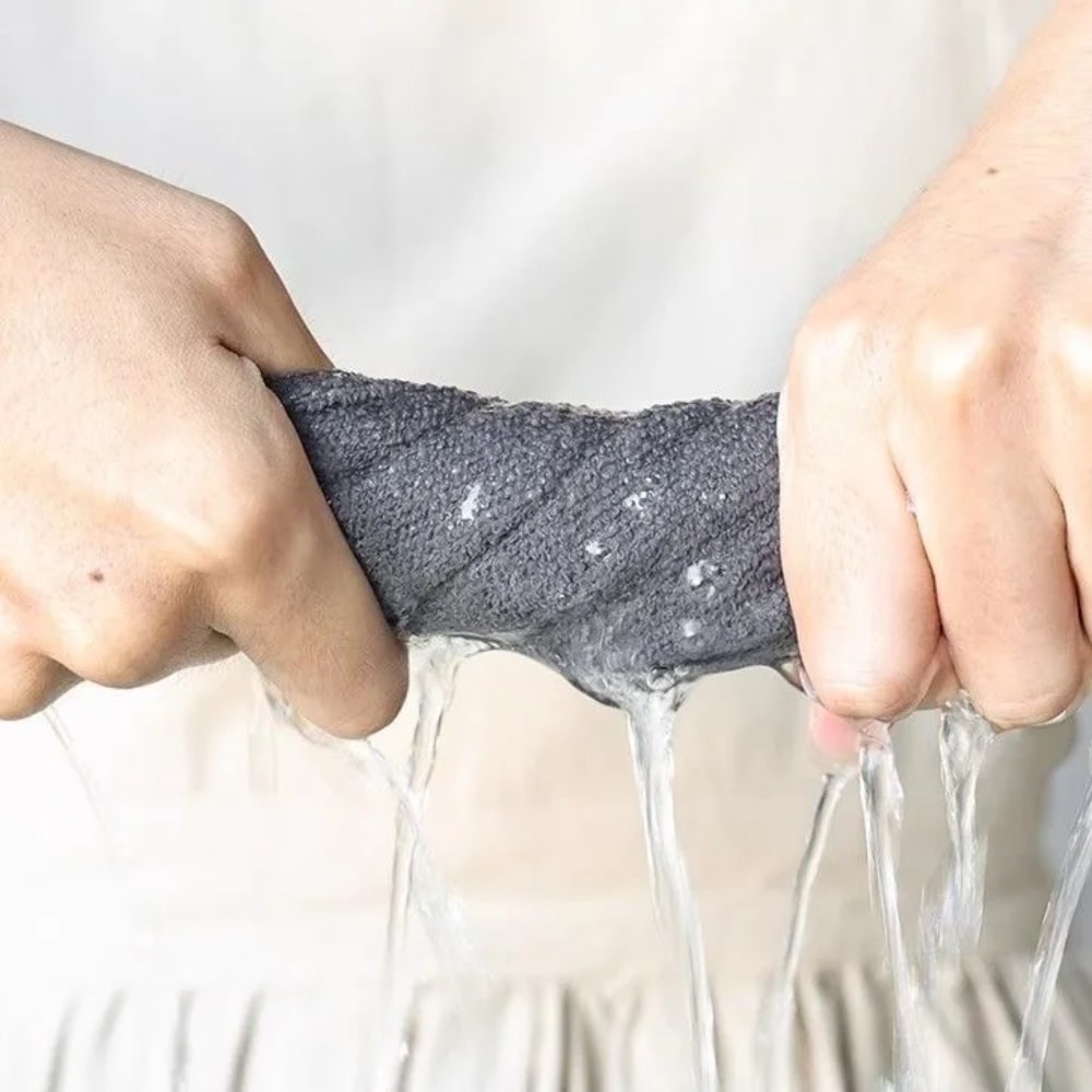WipeWise™ Microfiber Cleaning Cloth Roll