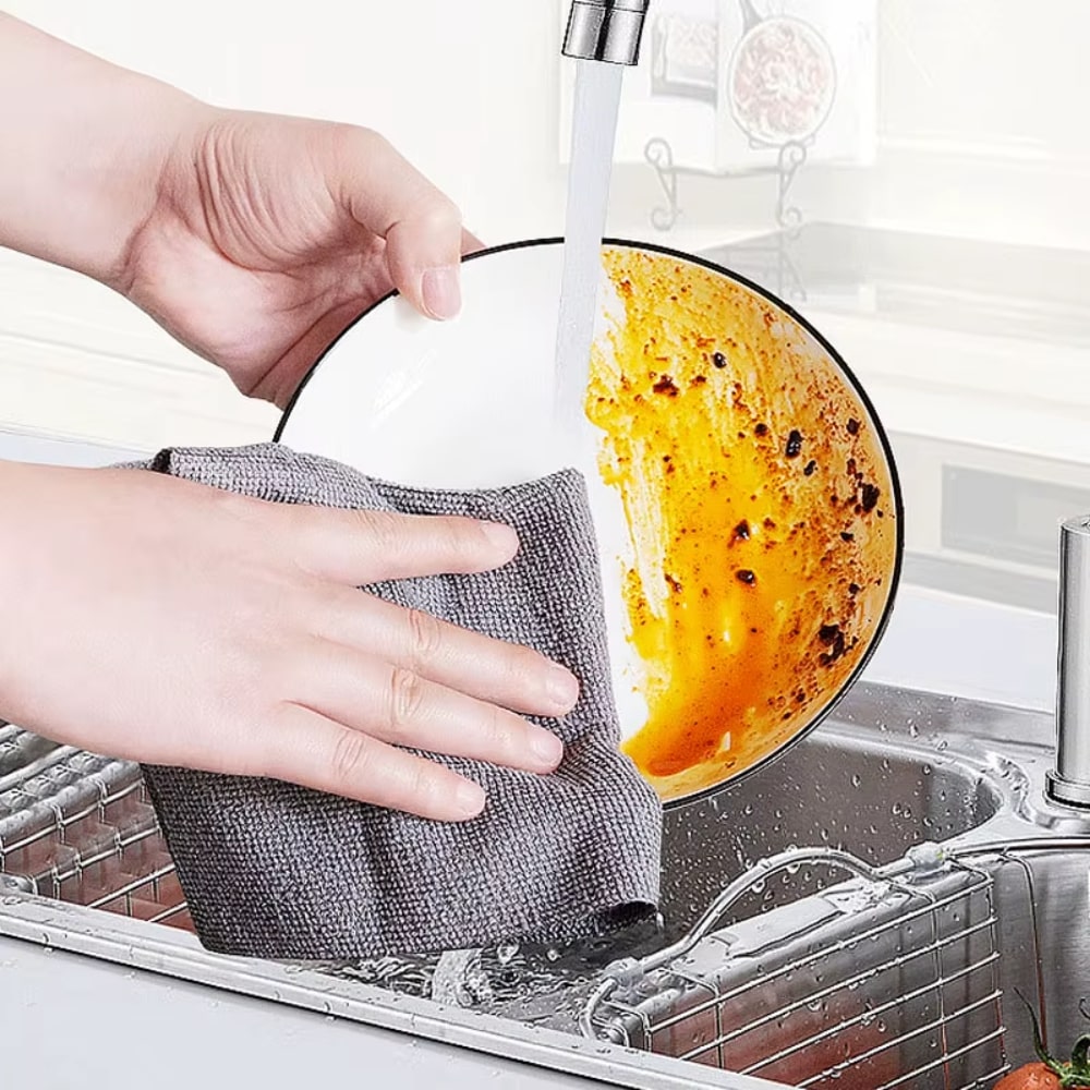 WipeWise™ Microfiber Cleaning Cloth Roll